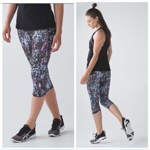 LULULEMON Run: Top Speed Crop * Full on Luxtreme Floral Tranquil Blue Black
